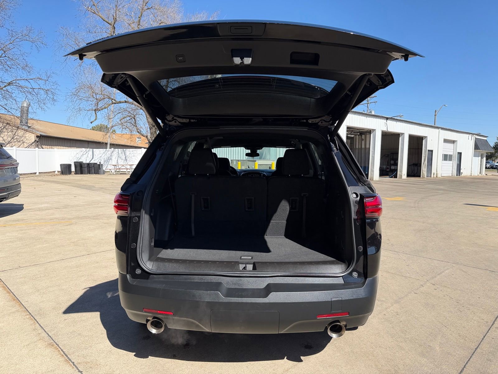 Used 2023 Chevrolet Traverse LT image 35