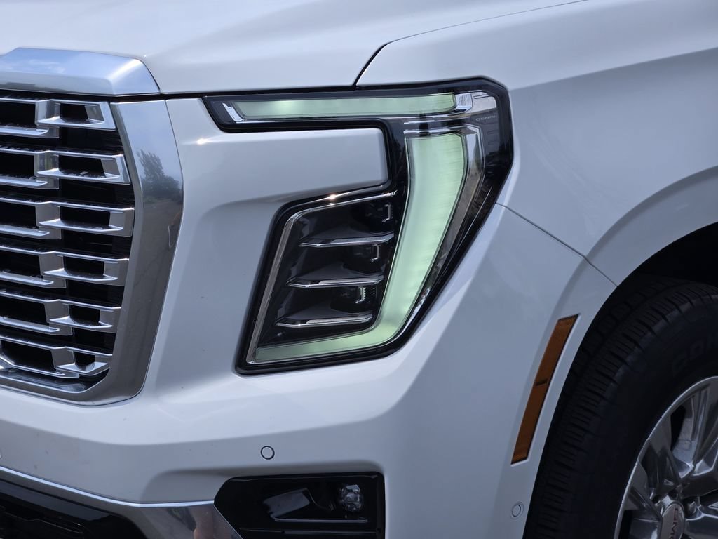 New 2026 GMC Yukon XL Denali w/ LPO, Floor Liner Package AWD/4WD image 5