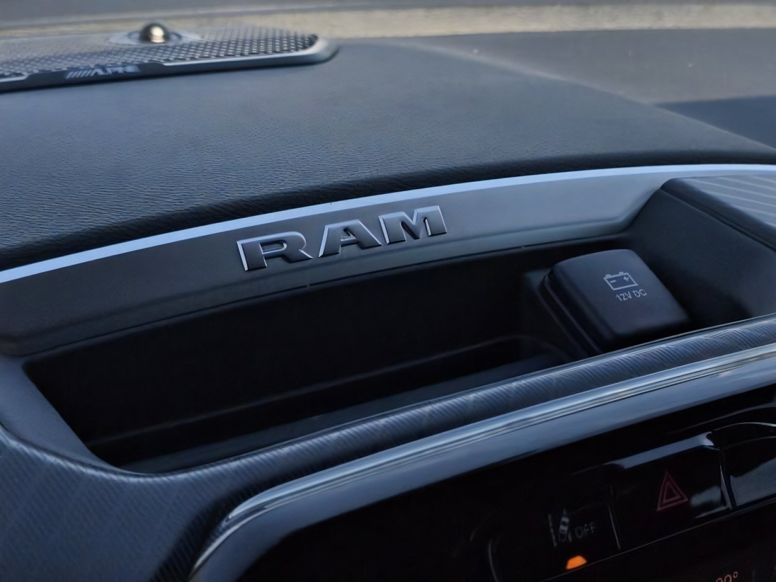 New 2026 RAM 1500 4x4 Crew Cab image 27