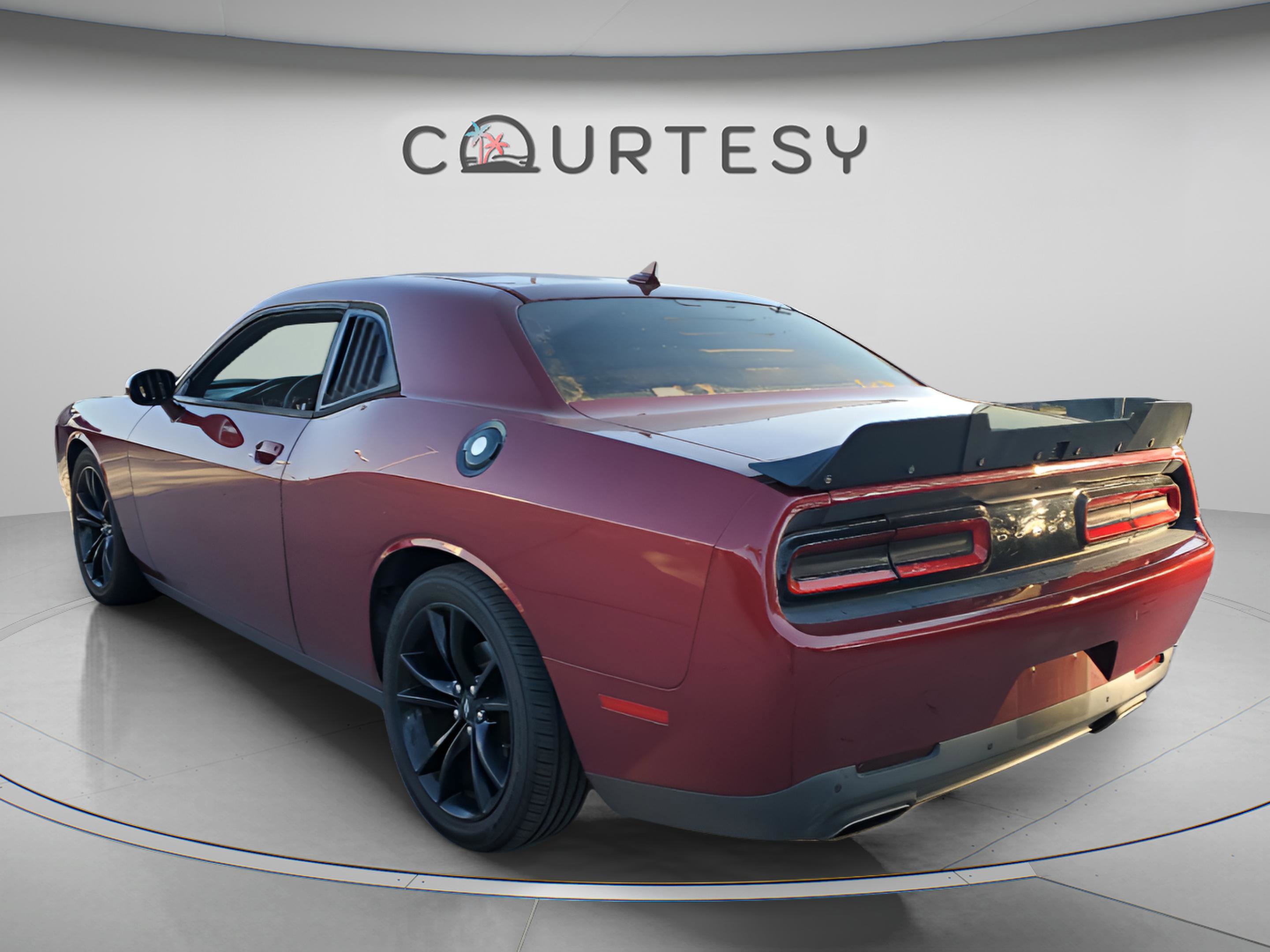 Used 2018 Dodge Challenger SXT Plus image 2