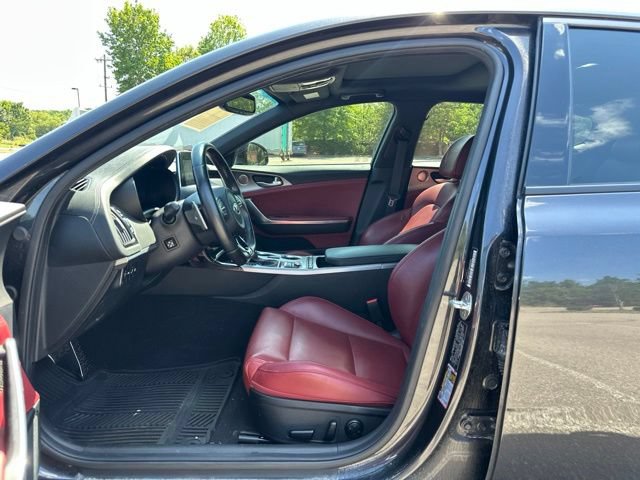 Used 2021 Kia Stinger GT1 RWD image 9