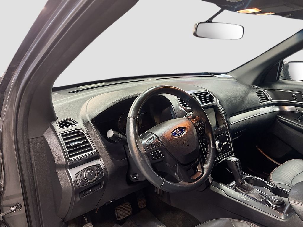 Used 2017 Ford Explorer Sport w/ Equipment Group 401A AWD/4WD image 9