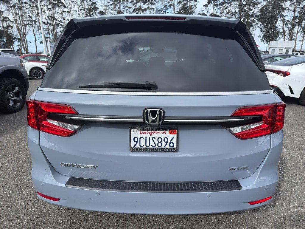 Used 2023 Honda Odyssey Elite image 4