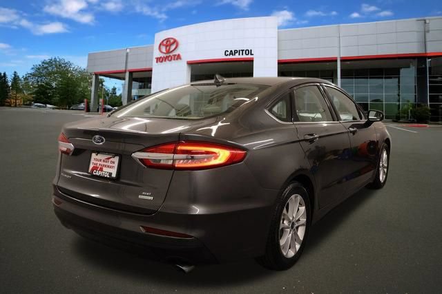 Used 2019 Ford Fusion SE FWD image 3