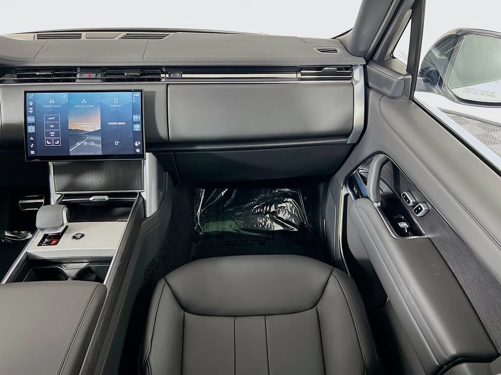 Used 2025 Land Rover Range Rover SE AWD/4WD image 25