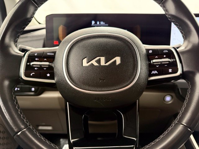 Used 2025 Kia Carnival FWD image 47