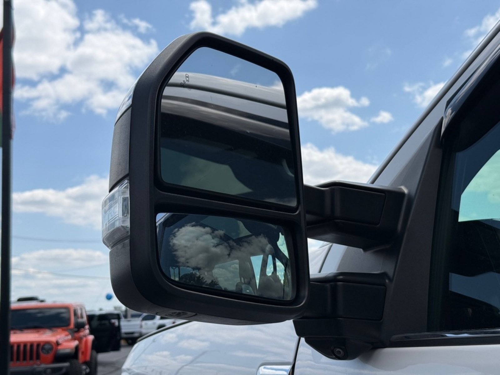 Used 2019 Ford F350 Platinum w/ Platinum Ultimate Package AWD/4WD image 40