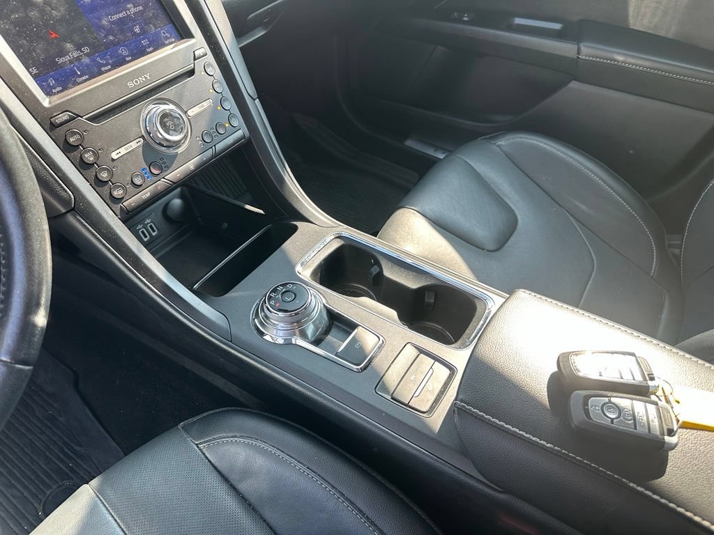Used 2020 Ford Fusion Energi Titanium FWD image 19