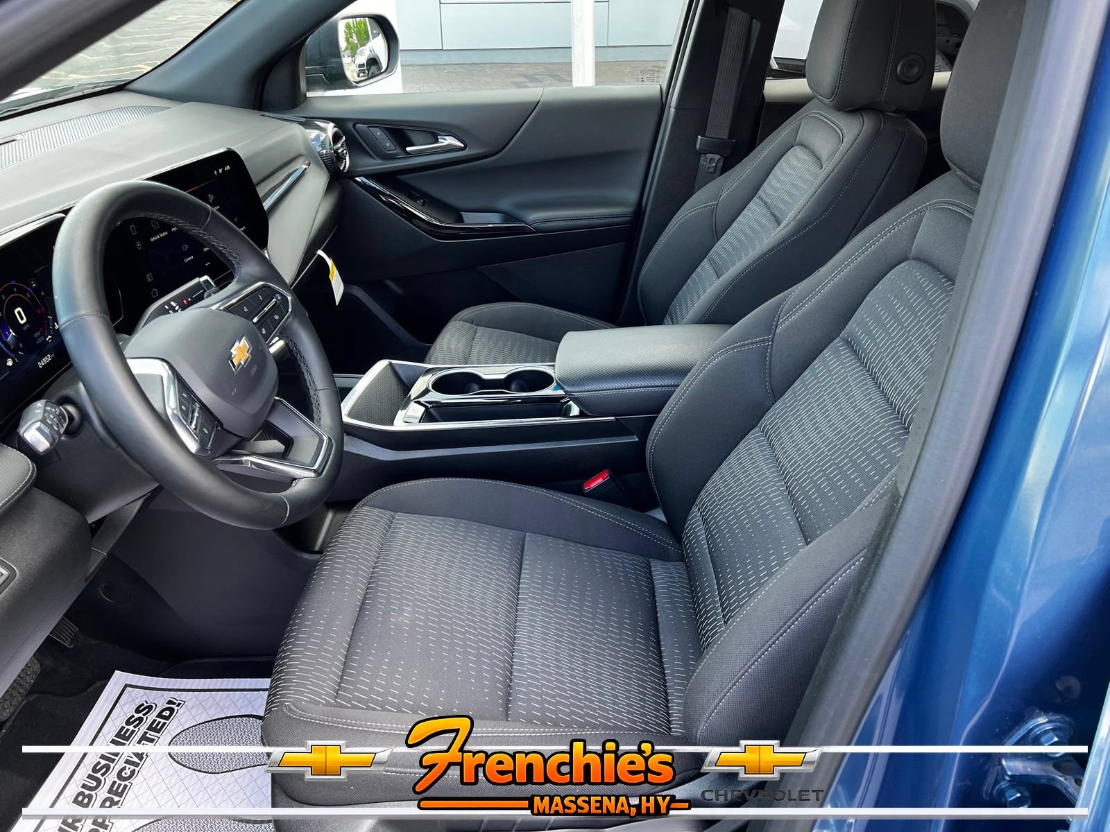 Used 2025 Chevrolet Equinox LT FWD image 12