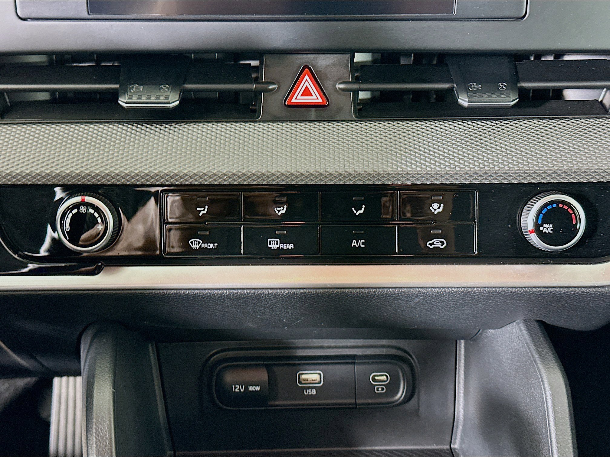 Used 2025 Kia Sportage LX image 22