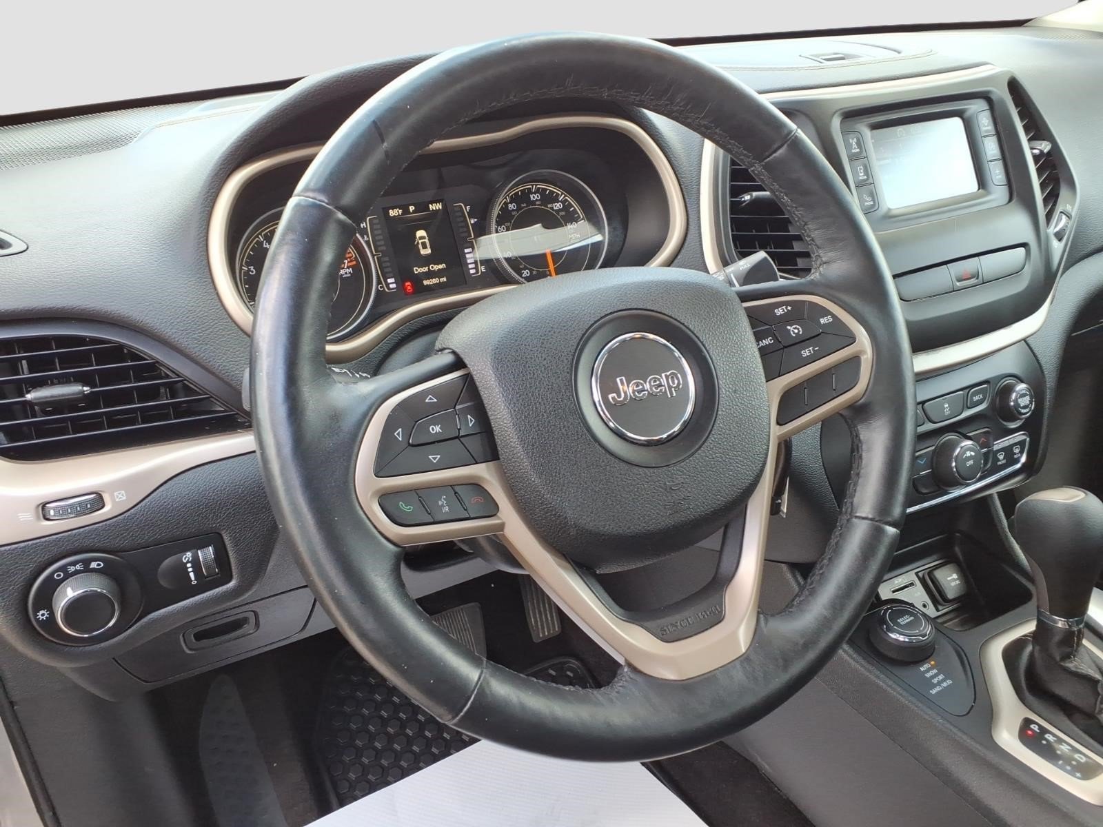 Used 2017 Jeep Cherokee Sport w/ Cold Weather Group AWD/4WD image 12