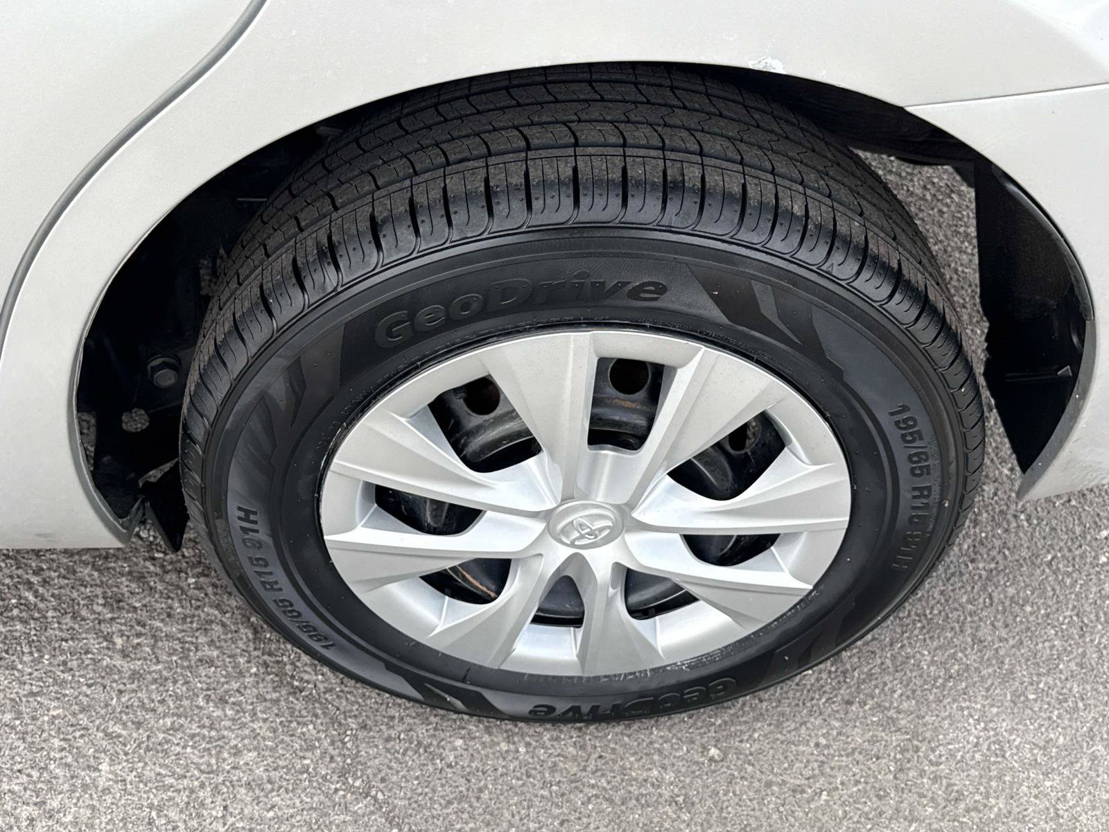 Used 2015 Toyota Corolla L FWD image 7