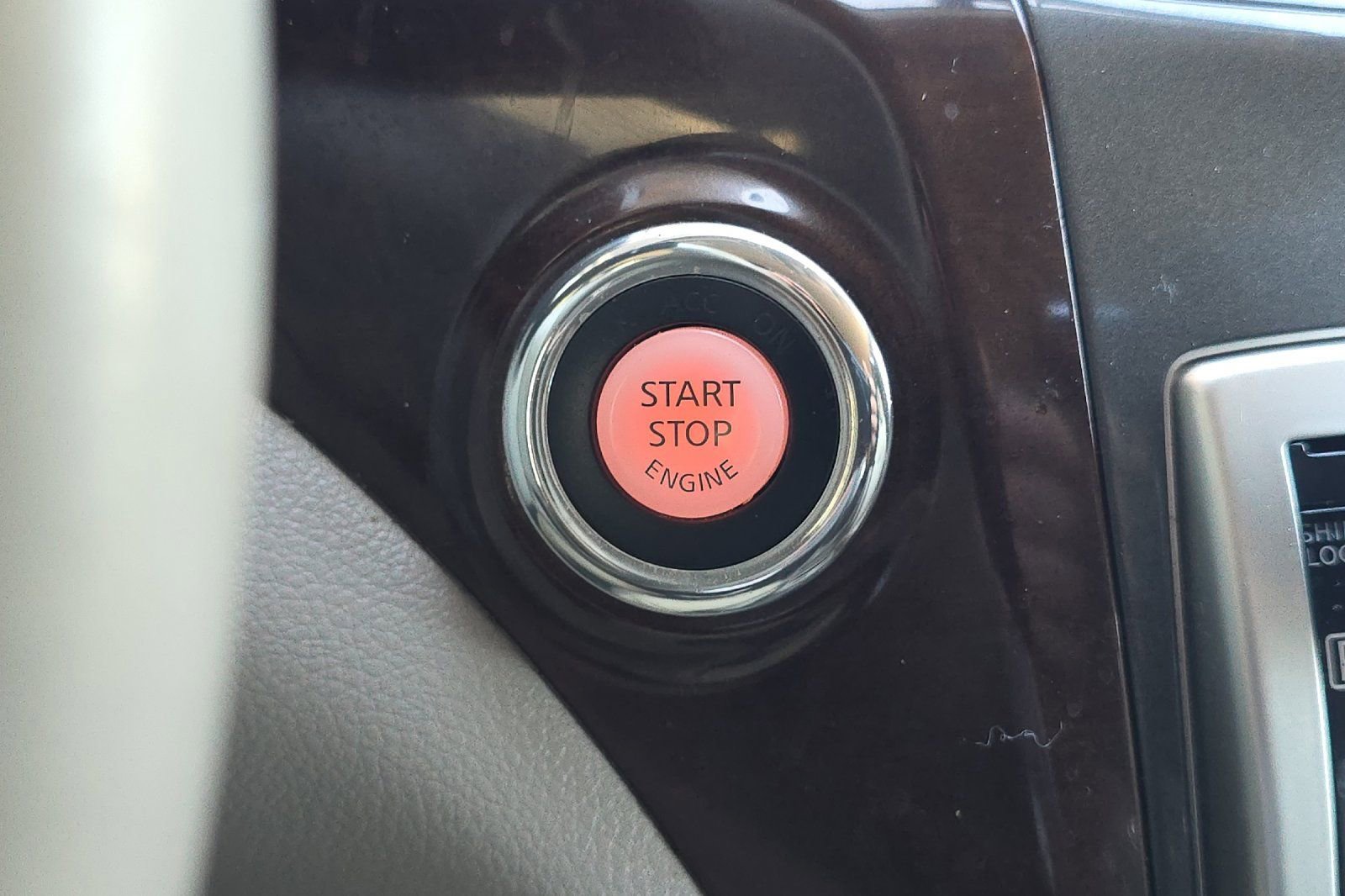 Used 2012 Nissan Quest SL FWD image 23
