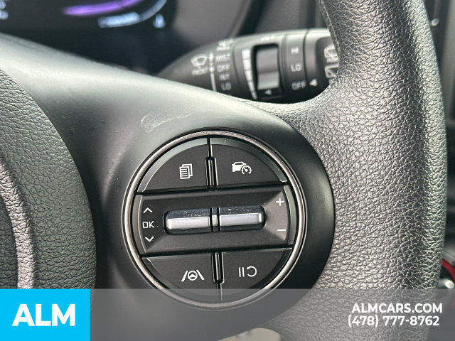 Used 2025 Kia Soul LX w/ LX Technology Package FWD image 30