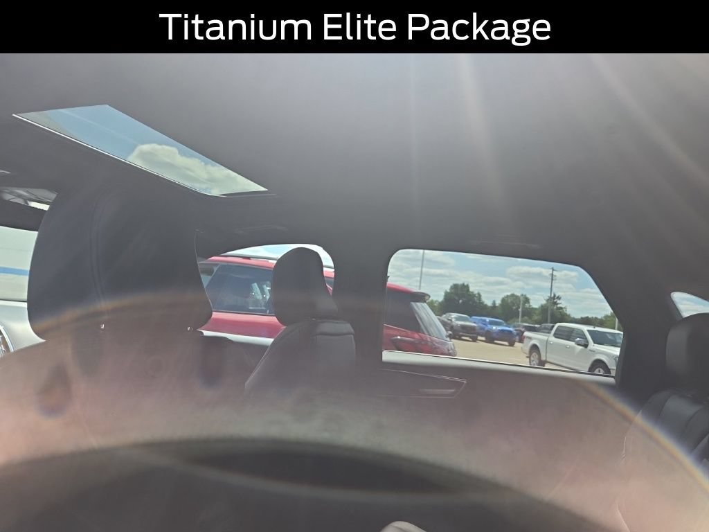 Used 2022 Ford Edge Titanium w/ Equipment Group 301A AWD/4WD image 12