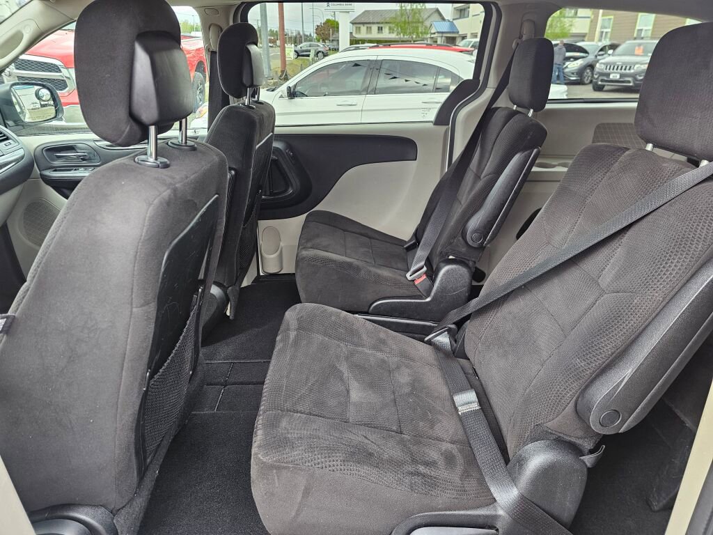 Used 2013 Dodge Grand Caravan SE FWD image 19