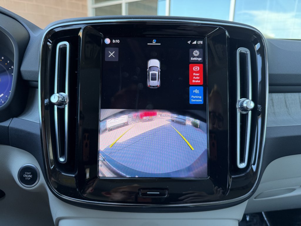 Used 2023 Volvo XC40 B4 Plus w/ Protection Package Premier FWD image 18