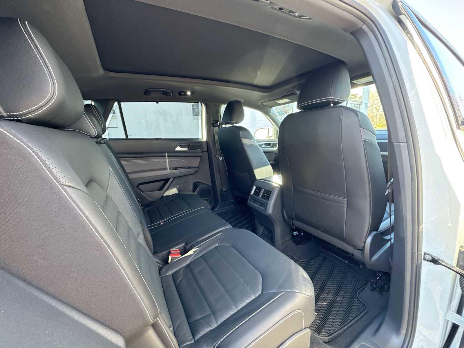 Used 2023 Volkswagen Atlas Cross Sport SEL Premium R-Line image 14