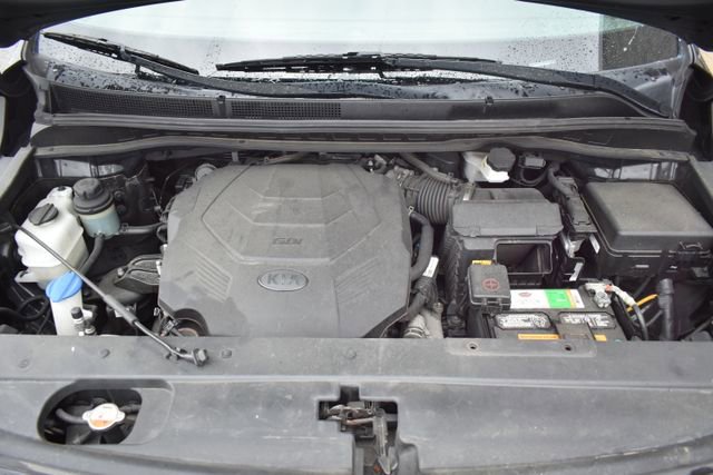 Used 2019 Kia Sedona LX image 47