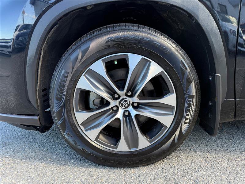 Used 2023 Toyota Highlander XLE FWD image 10