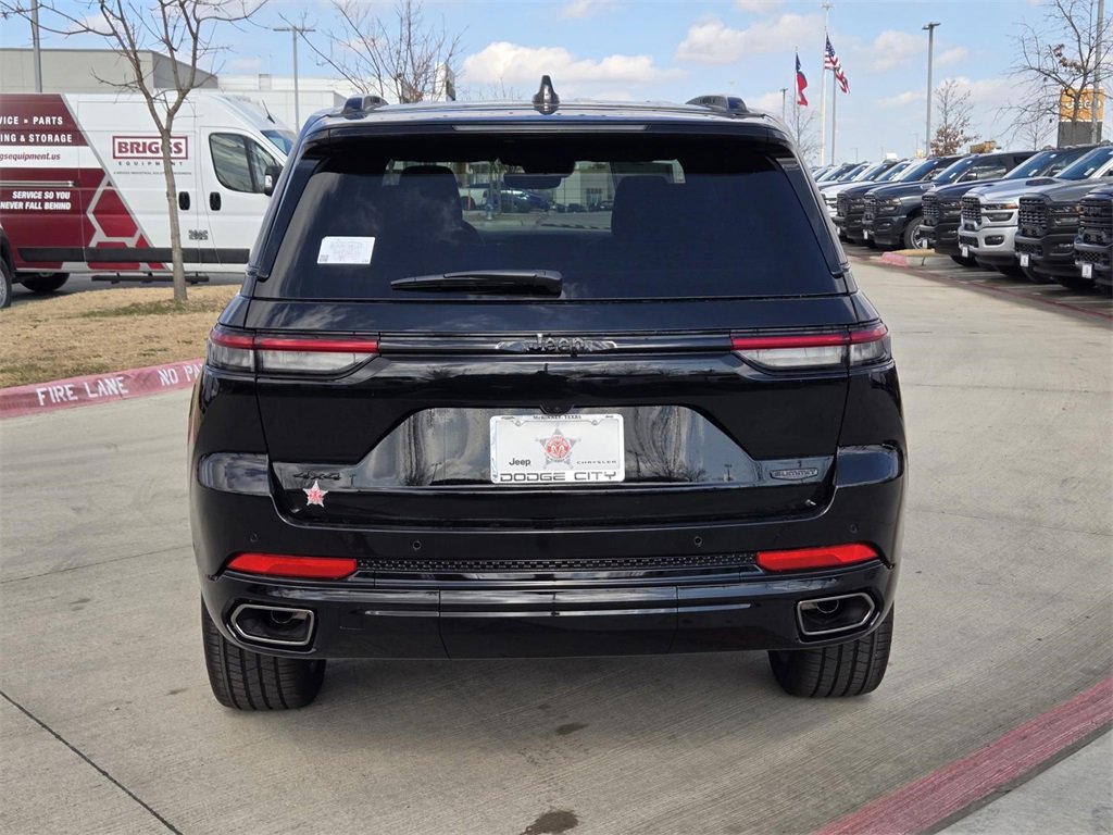 New 2025 Jeep Grand Cherokee Summit image 4