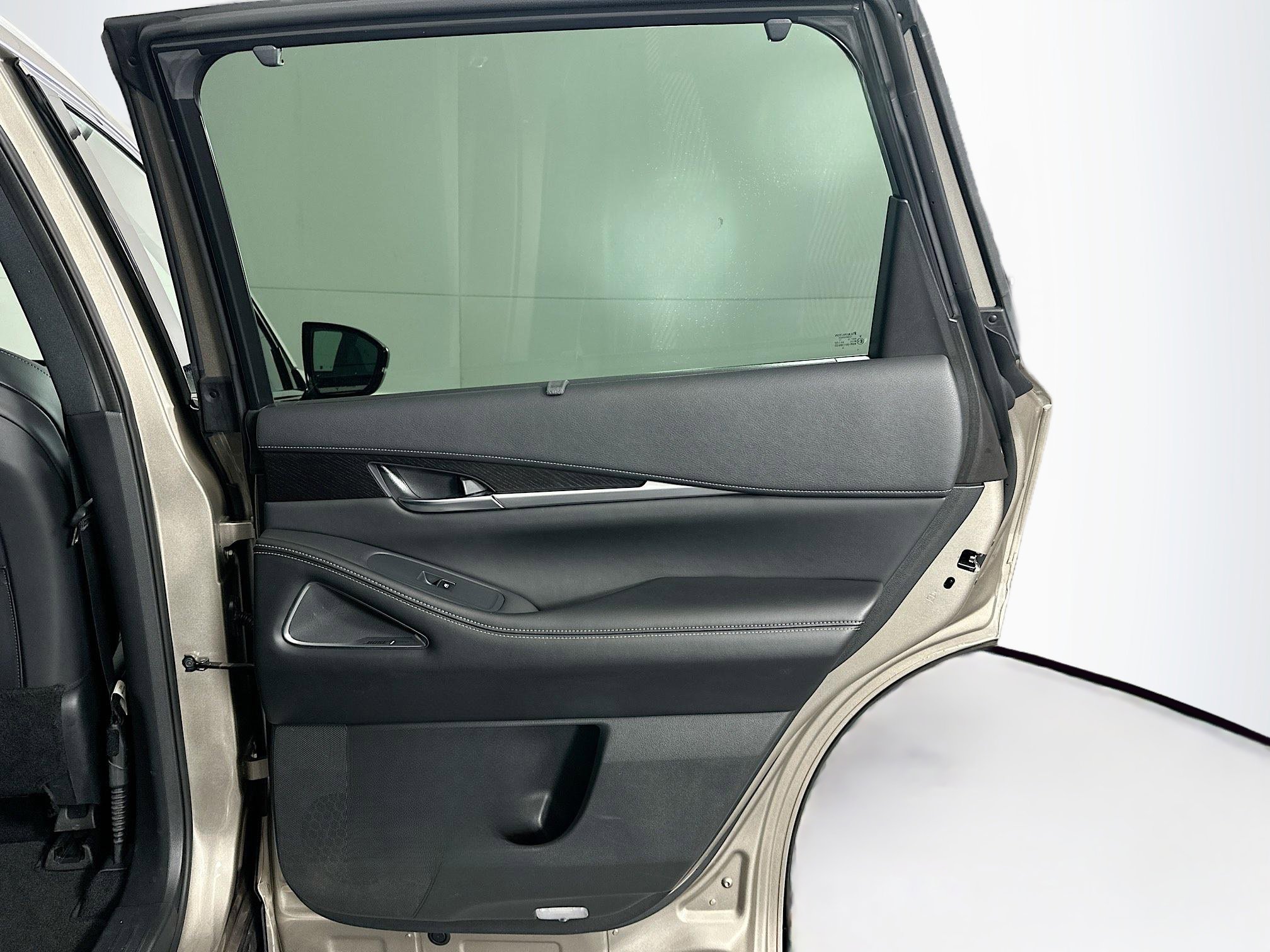 Used 2023 INFINITI QX60 Sensory w/ Vision Package FWD image 33