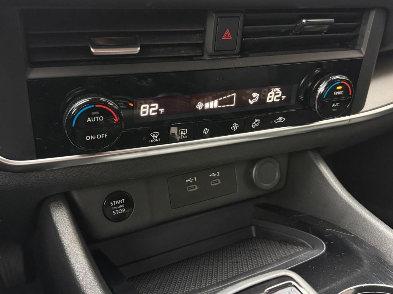 Used 2024 Nissan Rogue SV image 36