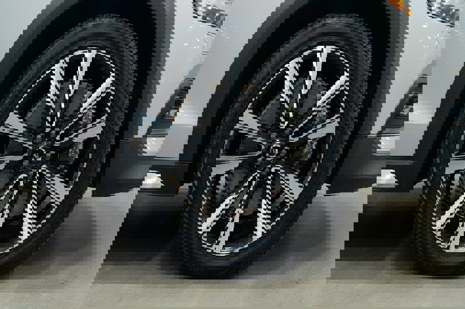 Used 2023 Volvo V60 B5 Cross Country Ultimate w/ Climate Package image 13