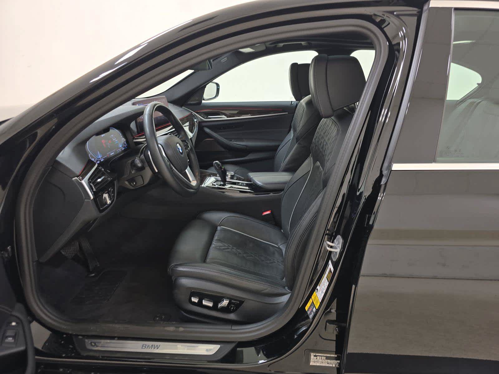 Used 2023 BMW 530e w/ Executive Package RWD image 9