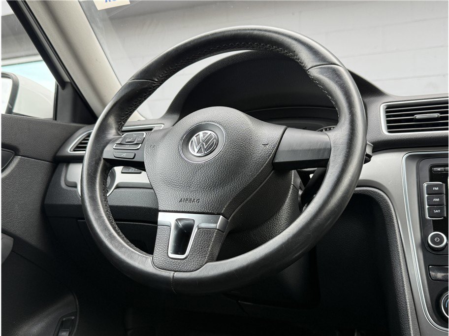 Used 2015 Volkswagen Passat 1.8T Limited Edition FWD image 15