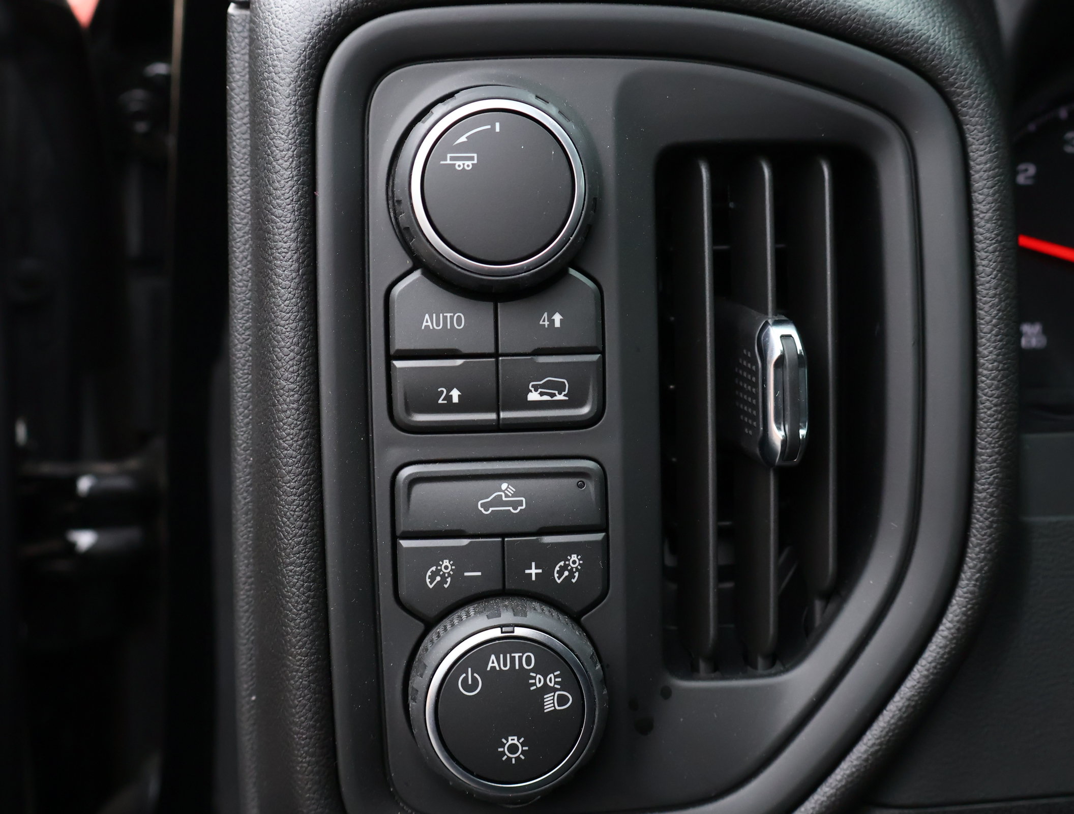 New 2026 Chevrolet Silverado 1500 Custom w/ LPO, Dark Essentials Package AWD/4WD image 13