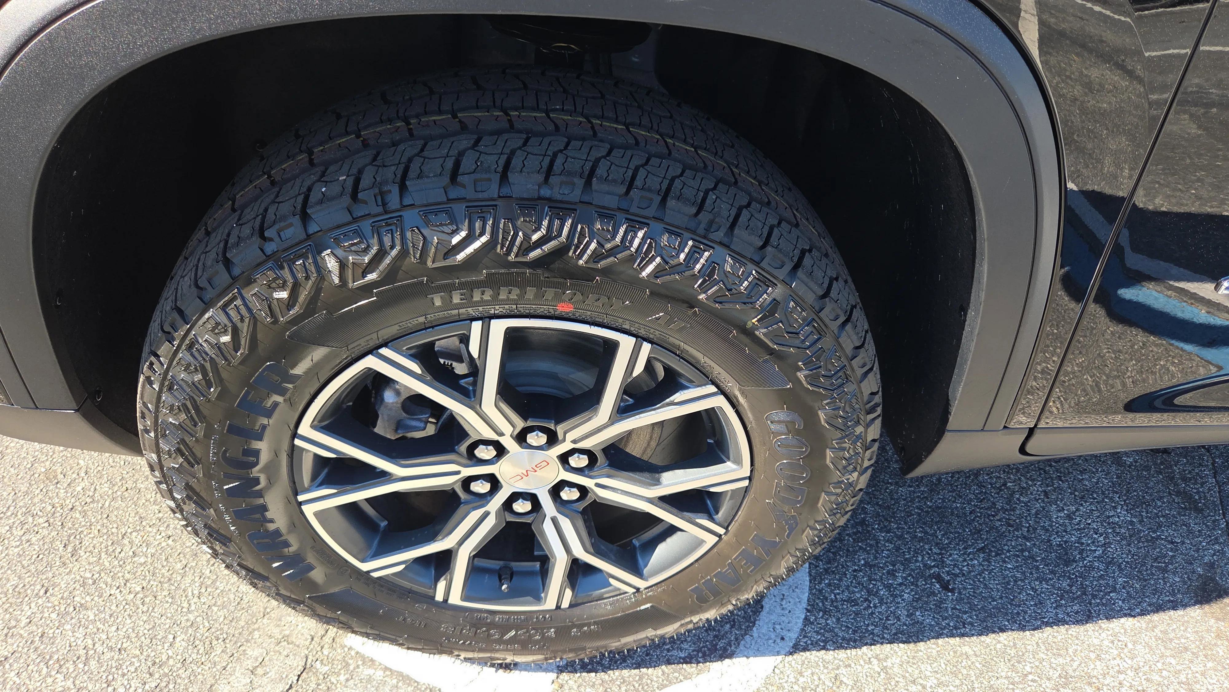 New 2026 GMC Acadia AT4 w/ Luxury Package AWD/4WD image 34