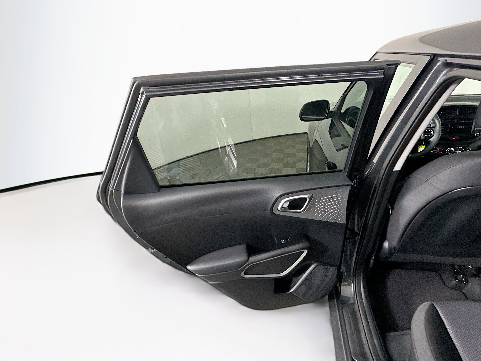 Used 2025 Kia Soul LX w/ LX Technology Package image 25