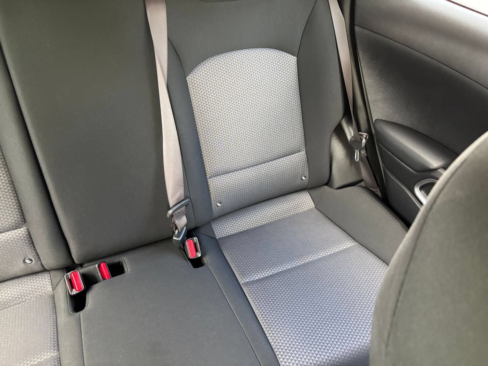 Used 2025 Kia Soul LX w/ LX Technology Package FWD image 35