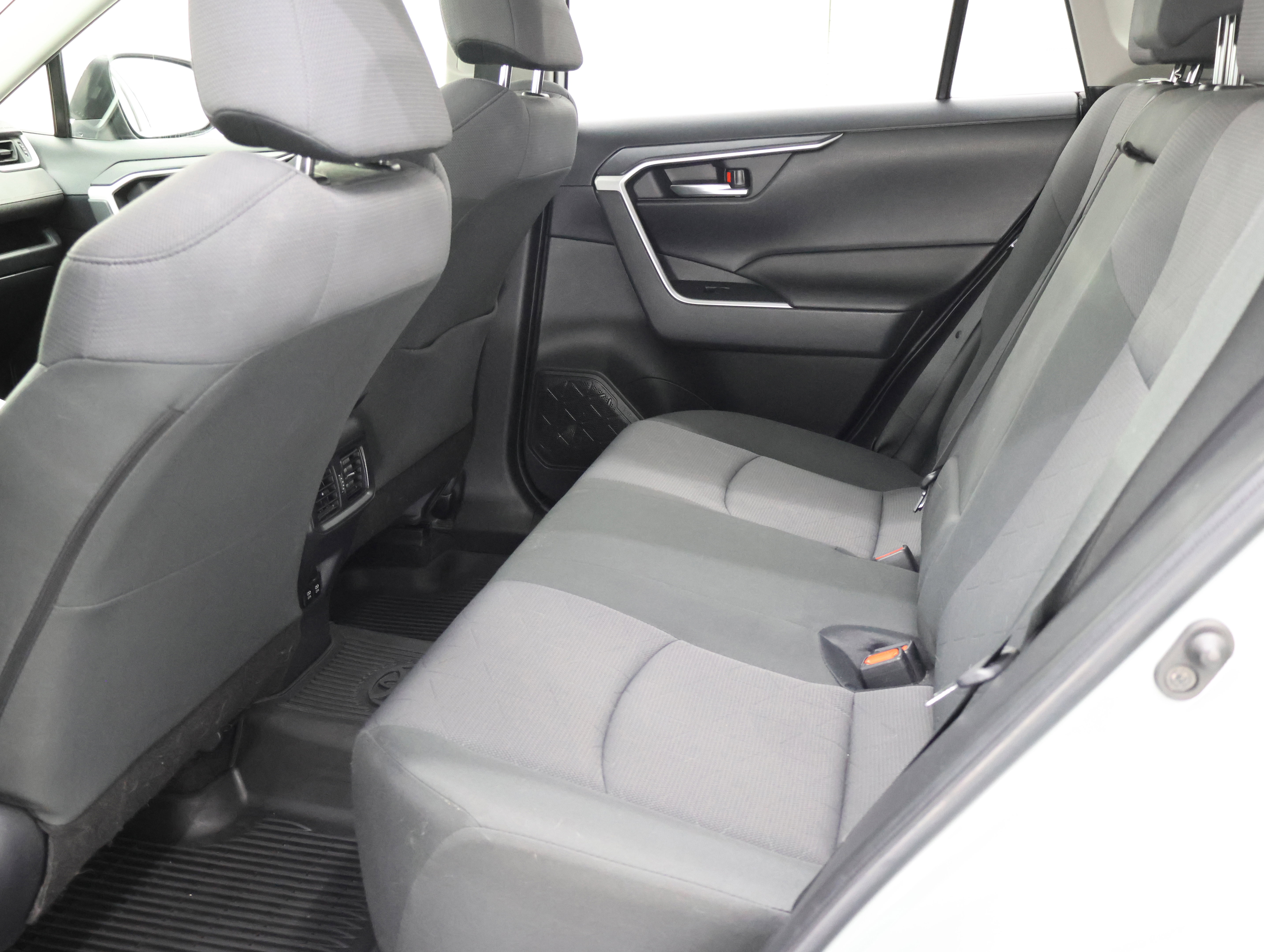 Used 2019 Toyota RAV4 XLE w/ Convenience Package image 35