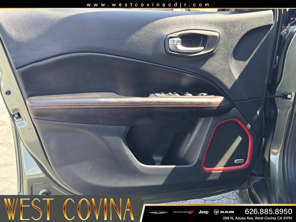 Used 2021 Jeep Compass Trailhawk w/ Sun and Sound Group AWD/4WD image 13