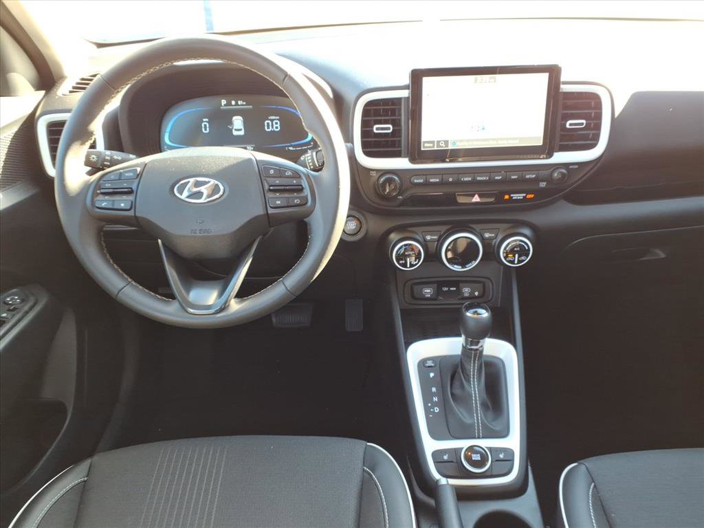 Used 2025 Hyundai Venue Limited image 8