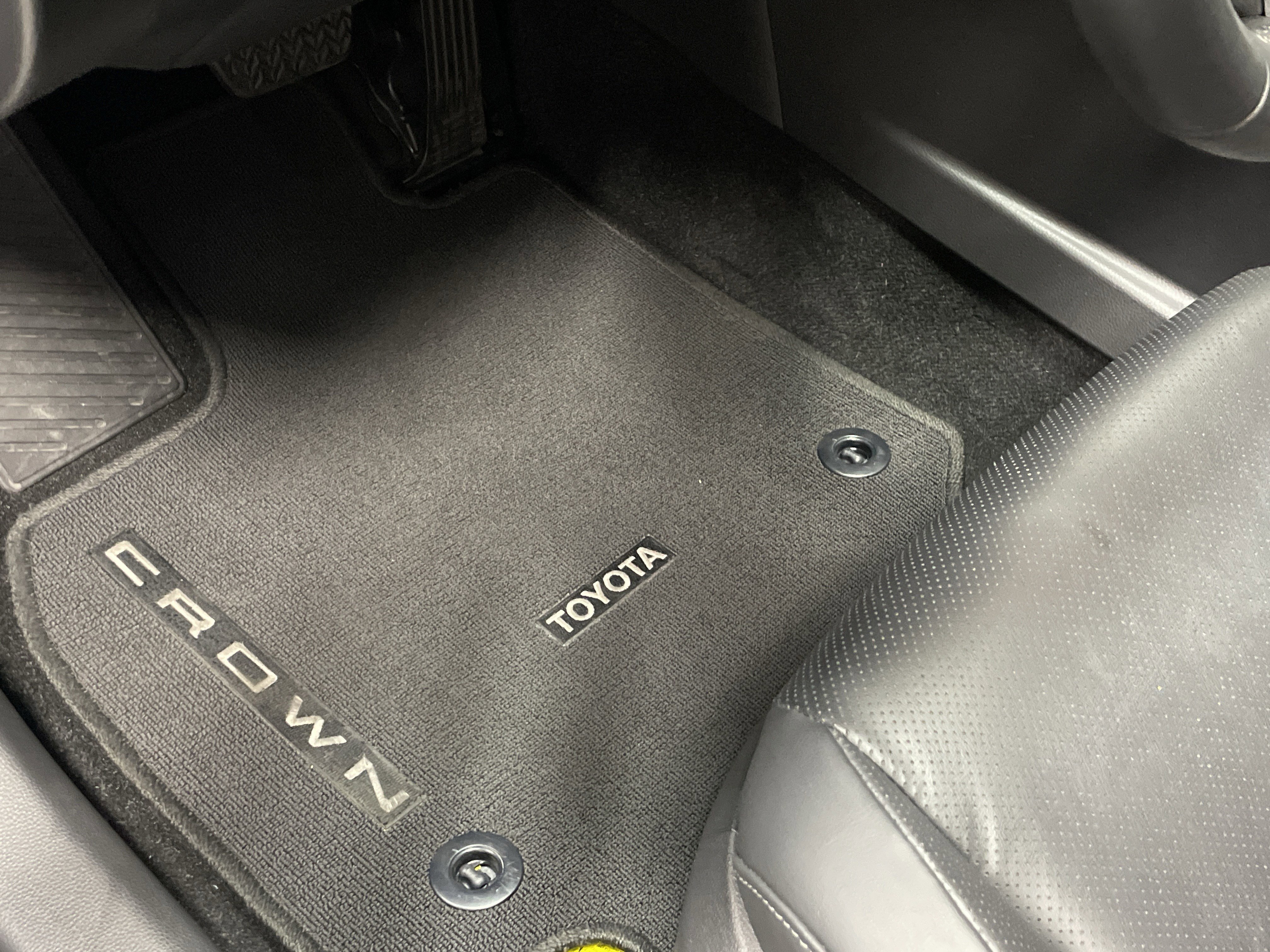 Used 2024 Toyota Crown Limited image 17