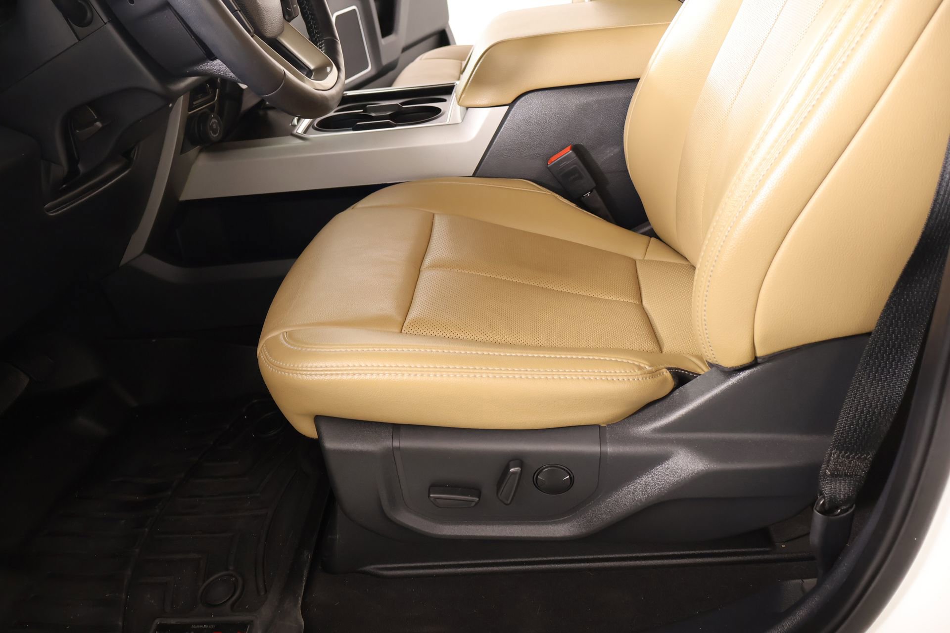 Used 2022 Ford F250 Lariat w/ Chrome Package image 12