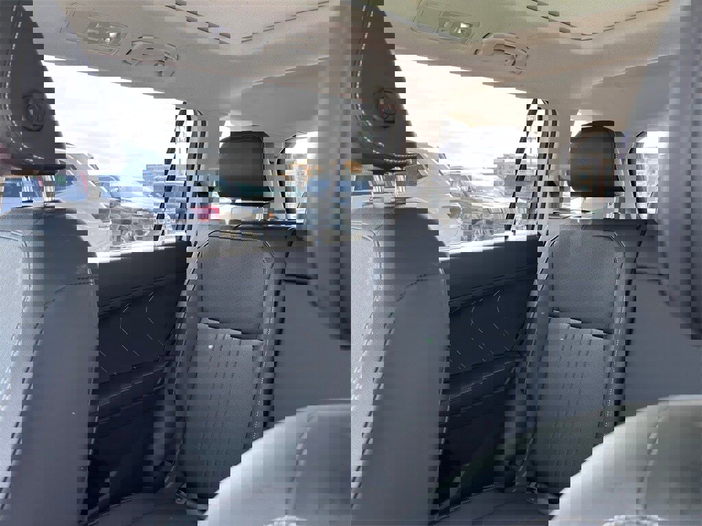 Used 2022 Volkswagen Tiguan SE image 22