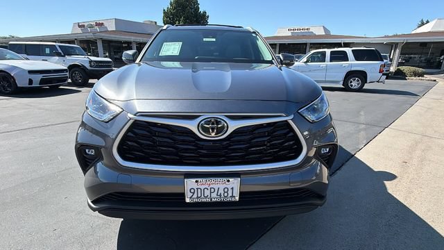 Used 2022 Toyota Highlander XLE AWD/4WD image 8