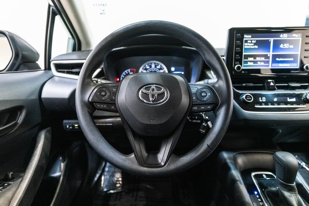 Used 2022 Toyota Corolla LE FWD image 16