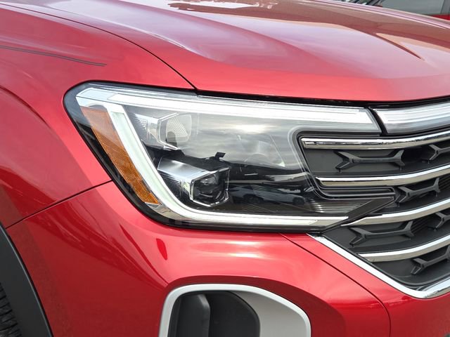 Used 2024 Volkswagen Atlas SE w/ Black Wheel Package image 4