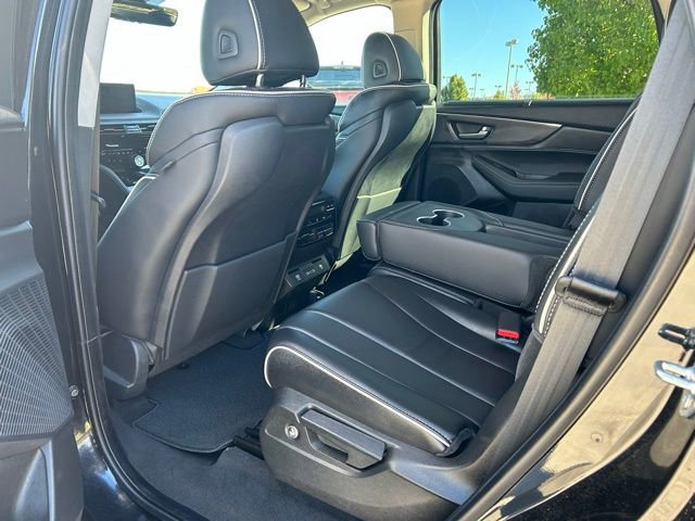 Used 2024 Acura MDX SH-AWD w/ Advance Package image 16