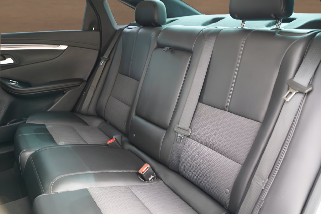 Used 2018 Chevrolet Impala LT FWD image 29