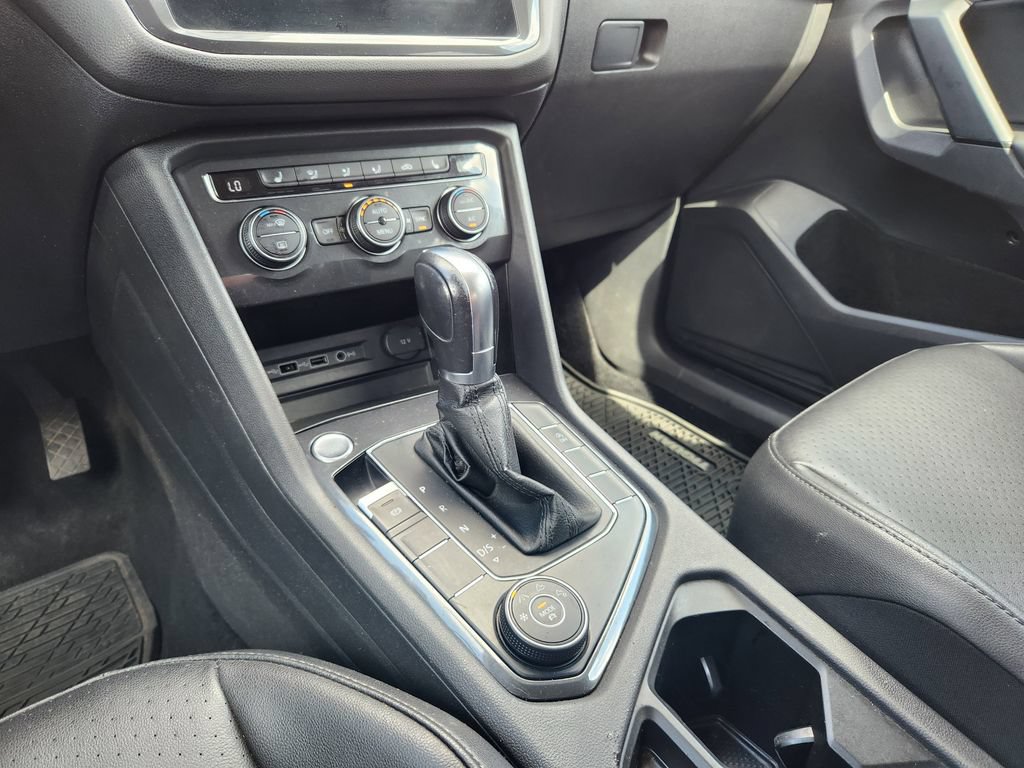 Used 2019 Volkswagen Tiguan SE AWD/4WD image 16