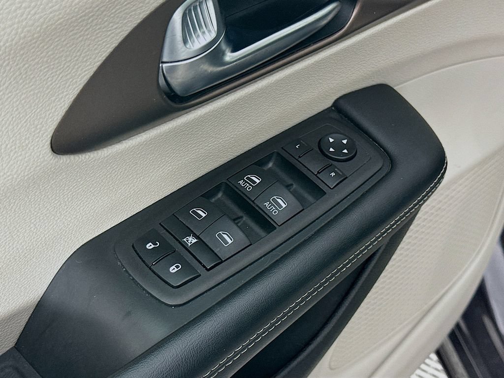 Certified 2023 Chrysler Voyager LX FWD image 26