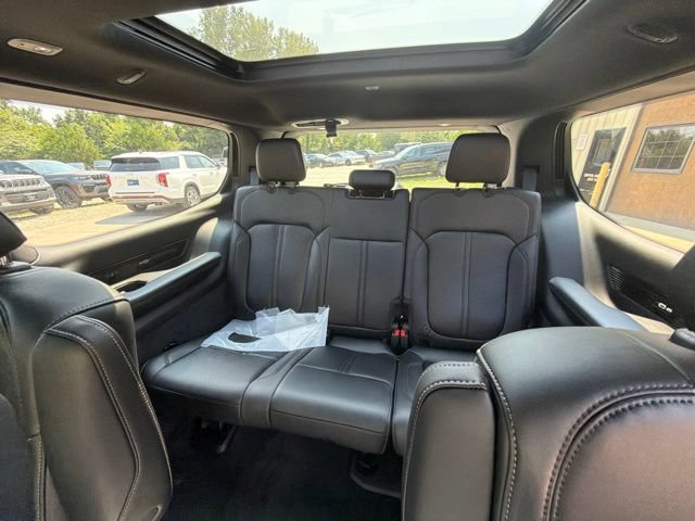 New 2026 Jeep Grand Wagoneer Summit AWD/4WD image 15