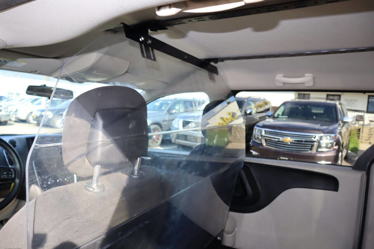 Used 2013 RAM C/V Tradesman image 17