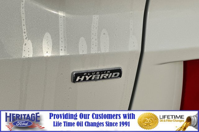 New 2025 Ford Escape SE w/ Class II Trailer Tow Package image 23